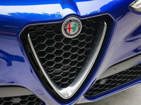 Used 2022 Alfa Romeo Stelvio Ti AWD/4WD image 9