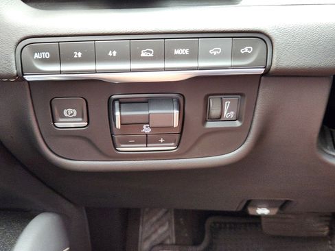 Certified 2023 Cadillac Escalade Premium Luxury w/ Performance Package AWD/4WD image 20