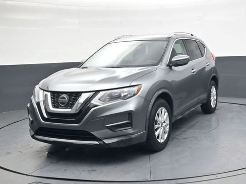 Used 2018 Nissan Rogue SV image 9