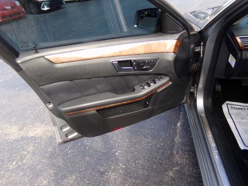 Used 2012 Mercedes-Benz E 350 4MATIC Sedan image 10