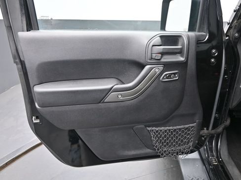 Used 2015 Jeep Wrangler Sport w/ Quick Order Package 24S AWD/4WD image 12
