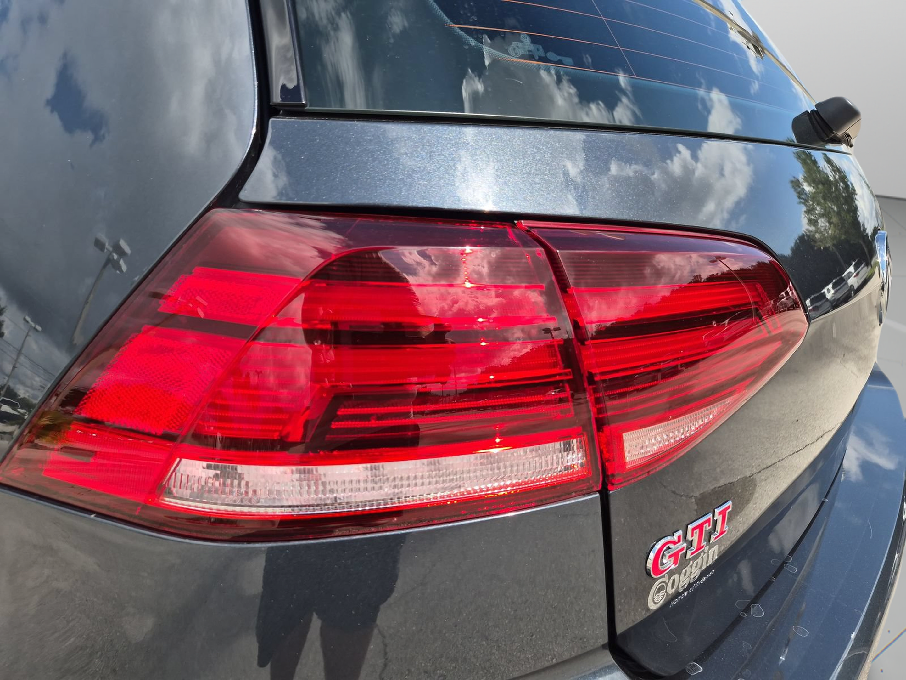 Used 2020 Volkswagen GTI SE FWD image 34