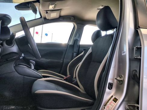 Used 2021 Nissan Versa SV FWD image 21