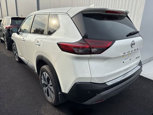 Used 2023 Nissan Rogue SV image 5