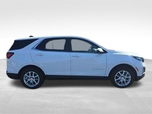 Used 2024 Chevrolet Equinox LT w/ LPO, Floor Liner Package FWD image 29