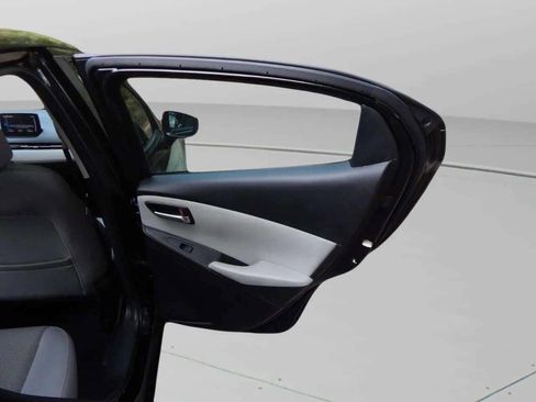 Used 2019 Toyota Yaris XLE image 32