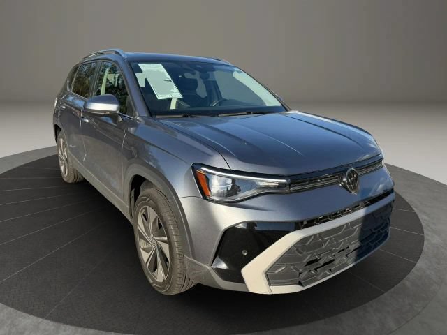 Used 2025 Volkswagen Taos SE AWD/4WD image 7