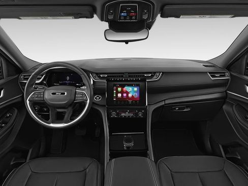 Used 2024 Jeep Grand Cherokee Altitude image 3