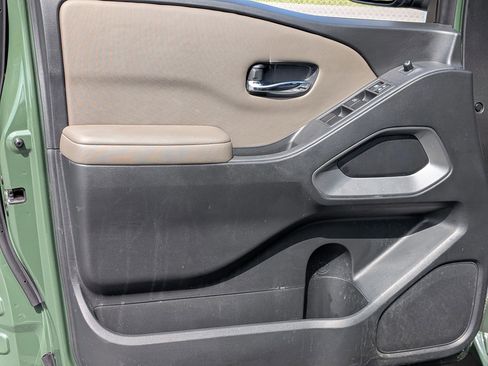 Used 2024 Nissan Frontier SV image 20