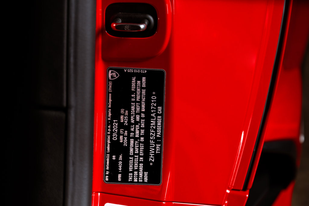 Used 2021 Lamborghini Huracan EVO RWD image 39