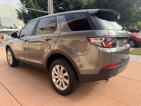 Used 2017 Land Rover Discovery Sport SE AWD/4WD image 3
