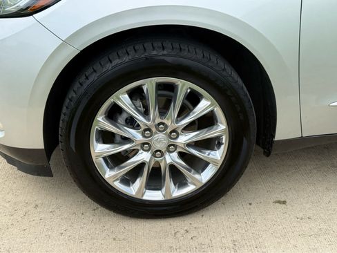 Used 2021 Buick Enclave Essence w/ Sound and Sites Package AWD/4WD image 10