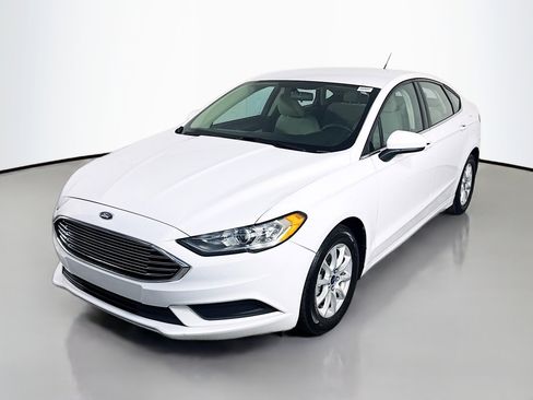 Used 2018 Ford Fusion S image 4