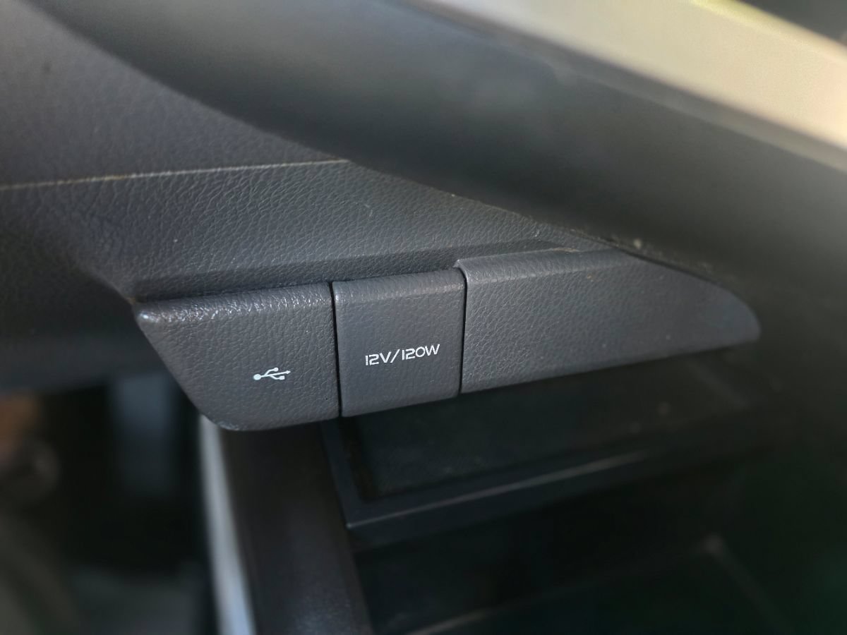 Used 2021 Toyota Camry LE w/ Carpet Mat Package (TMS) FWD image 35