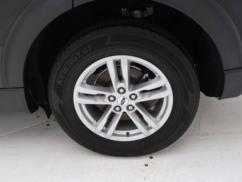 Used 2022 Ford Explorer XLT w/ Equipment Group 202A image 11