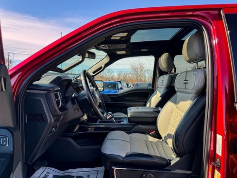 Used 2022 Ford F150 Lightning Platinum image 30