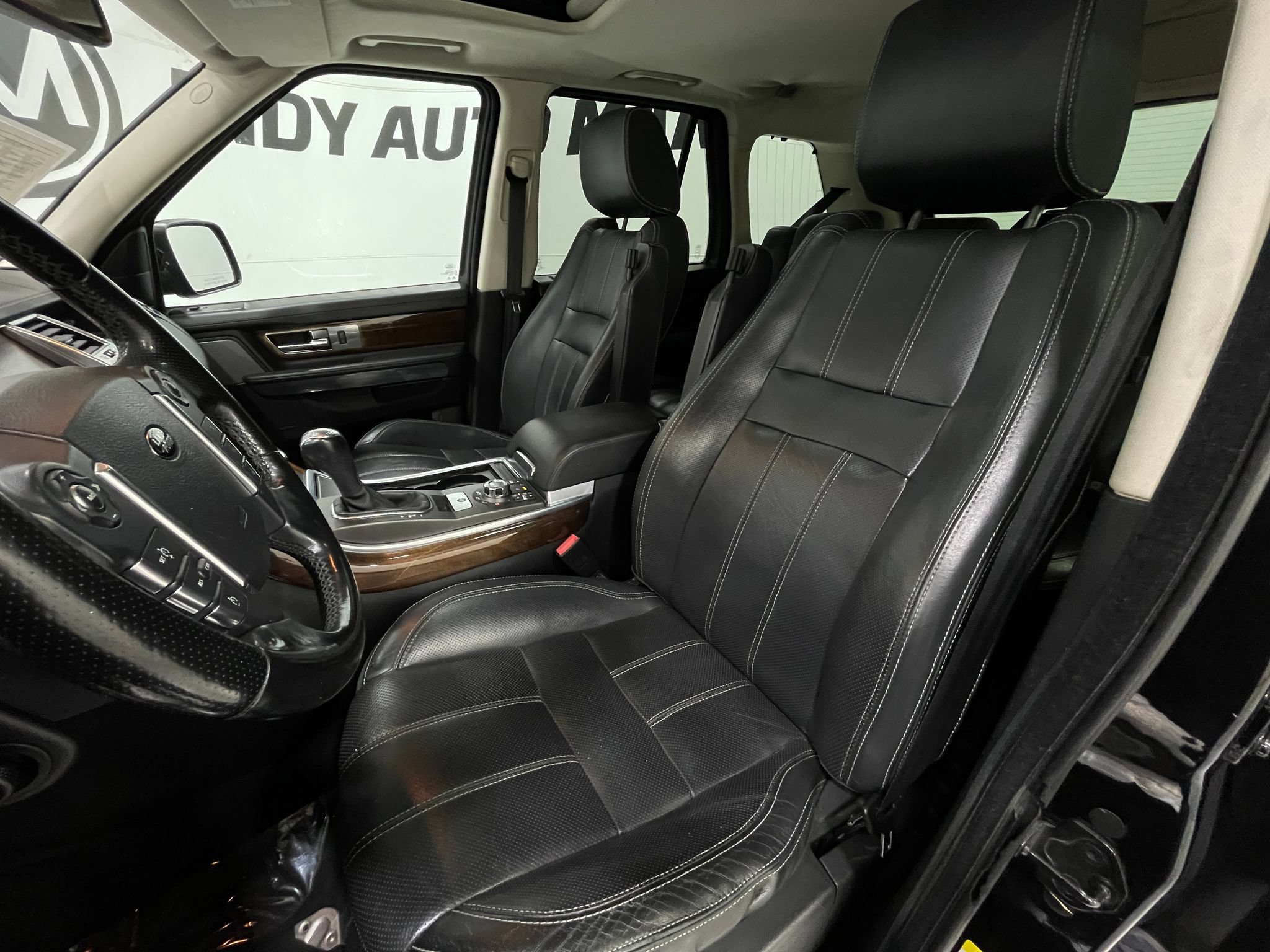 Used 2011 Land Rover Range Rover Sport HSE LUX AWD/4WD image 14