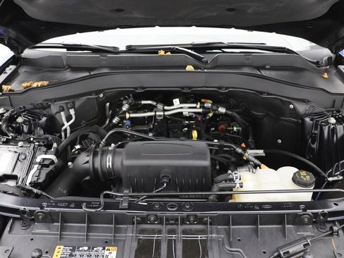 Used 2023 Ford Explorer XLT w/ Equipment Group 202A image 28