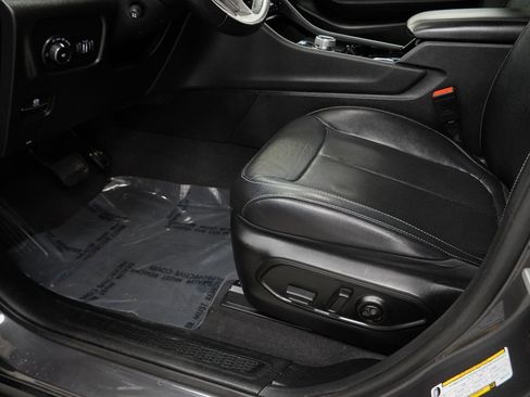 Certified 2022 Jeep Grand Cherokee Limited w/ Luxury Tech Group II image 40