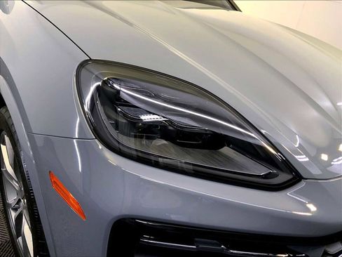 Certified 2024 Porsche Cayenne S image 12