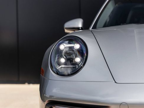 Certified 2024 Porsche 911 Carrera 4 AWD/4WD image 19