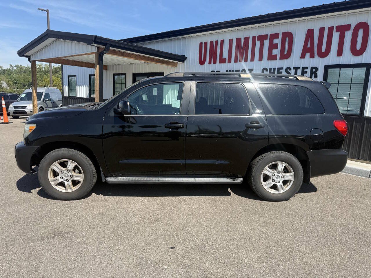 Used 2017 Toyota Sequoia SR5 RWD image 11
