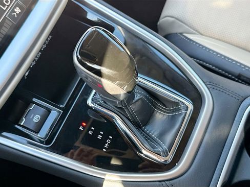 Certified 2025 Subaru Outback Limited image 24