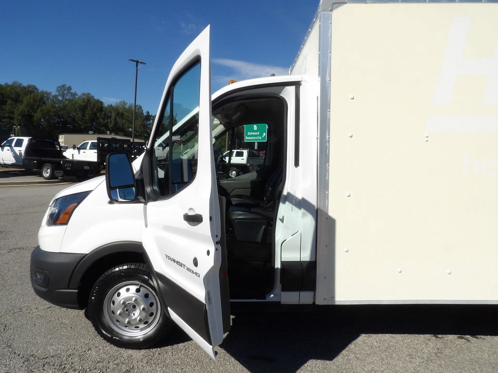 Used 2022 Ford Transit 350 DRW RWD image 13