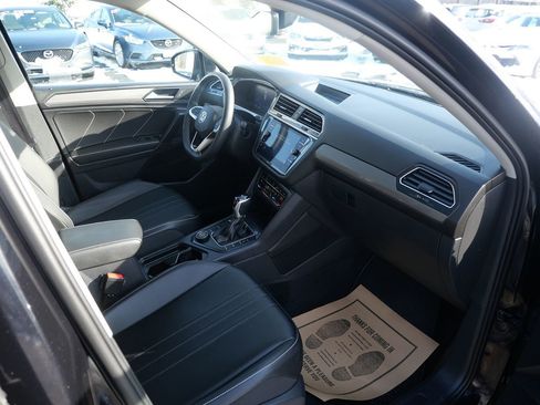 Used 2022 Volkswagen Tiguan SE image 15