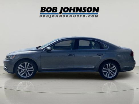 Used 2018 Volkswagen Passat 2.0T SEL Premium image 7