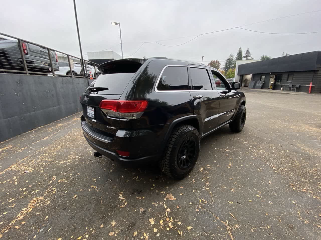 Used 2016 Jeep Grand Cherokee Limited AWD/4WD image 6