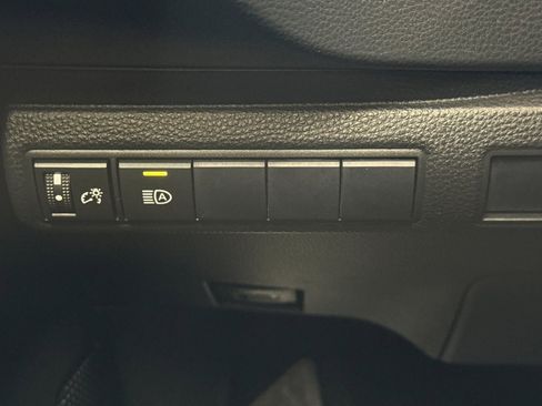 Certified 2021 Toyota Corolla LE image 31