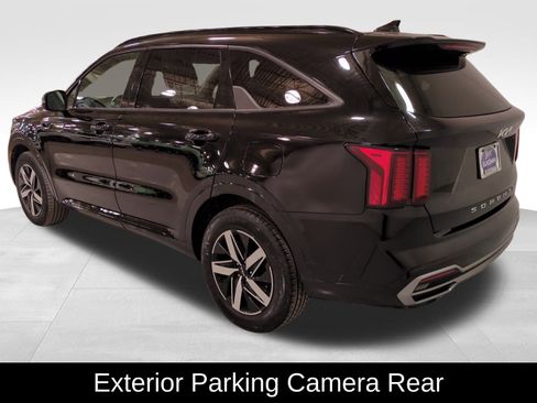 Used 2022 Kia Sorento S w/ Panoramic Sunroof Package image 6