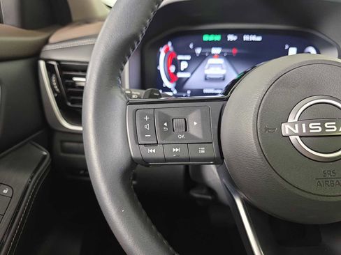 Used 2023 Nissan Rogue Platinum w/ Platinum Premium Package image 19