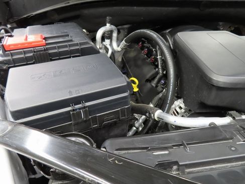 Used 2025 Chevrolet Silverado 1500 ZR2 w/ Technology Package image 32