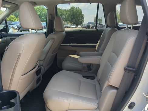 Used 2020 Honda Pilot Elite image 12