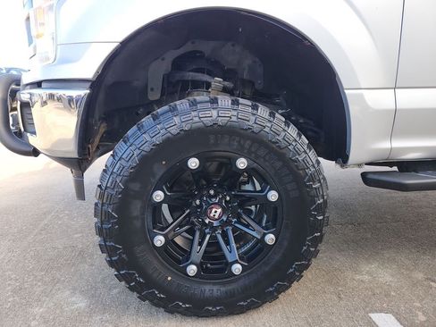 Used 2018 Ford F150 XLT w/ Equipment Group 302A Luxury image 5