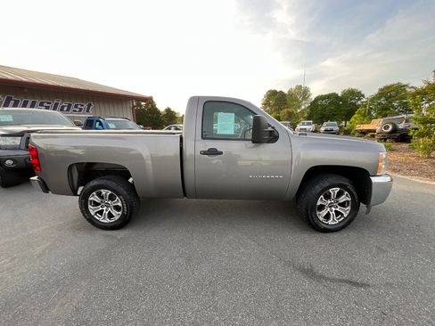 Used 2013 Chevrolet Silverado 1500 W/T w/ LS Package image 3