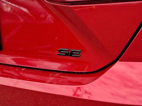 Used 2026 Toyota Camry Hybrid w/ Multimedia Upgrade Package image 31