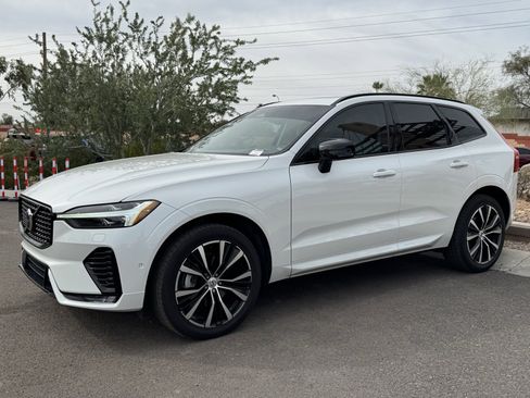 Used 2024 Volvo XC60 B5 Plus w/ Protection Package Premier image 7