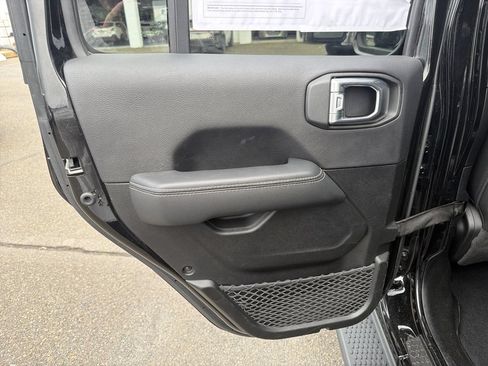 Used 2023 Jeep Wrangler Unlimited Sahara w/ Cold Weather Group AWD/4WD image 13