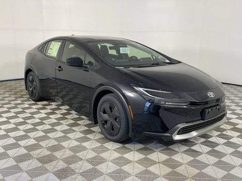 New 2026 Toyota Prius Plug-In Hybrid FWD image 10