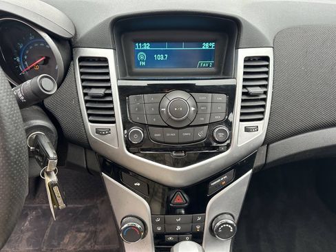 Used 2015 Chevrolet Cruze LT FWD image 15