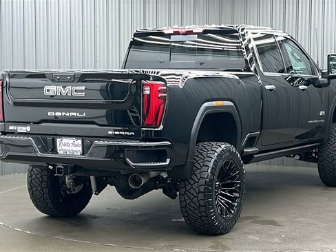 Used 2026 GMC Sierra 2500 Denali Ultimate w/ Max Trailering Package image 5