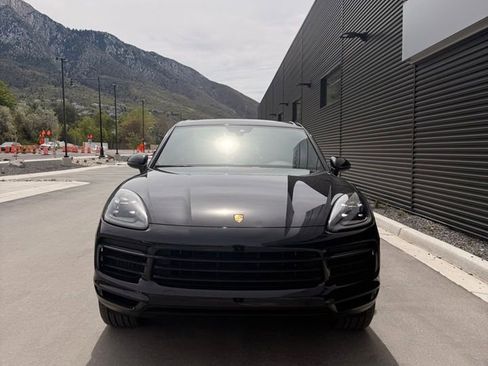 Certified 2022 Porsche Cayenne image 8