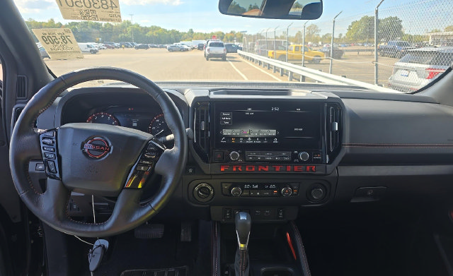 Used 2026 Nissan Frontier PRO-4X AWD/4WD image 7