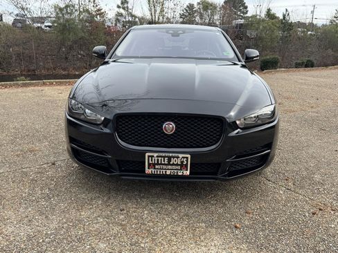 Used 2019 Jaguar XE Prestige image 13