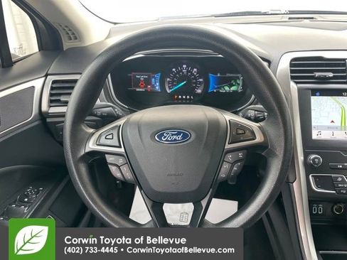 Used 2019 Ford Fusion SE image 22
