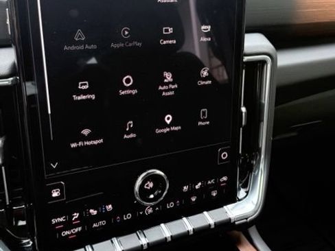 Used 2025 GMC Yukon Denali RWD image 48