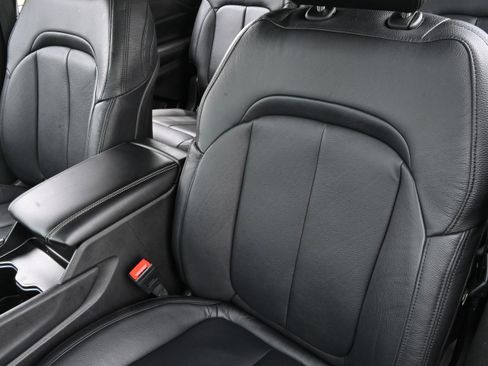 Used 2024 Jeep Grand Cherokee L Laredo w/ Luxury Tech Group I image 12